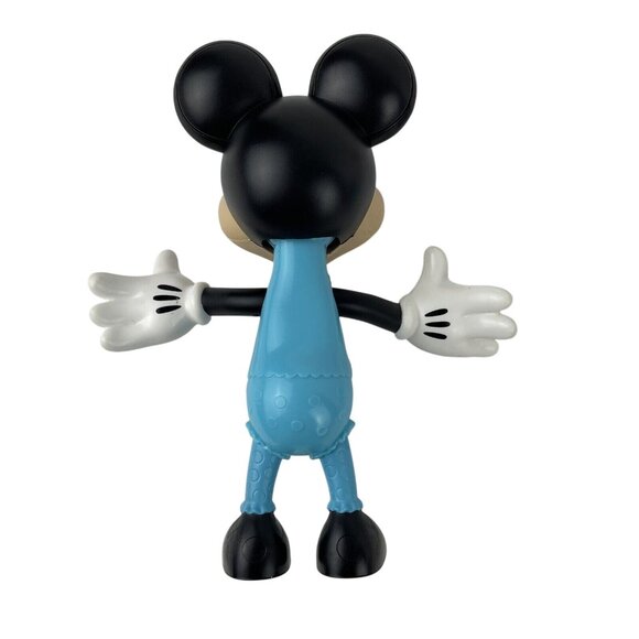 Minnie Mouse Snap & Style Winter Snowboard Ice Skating Lot‎ of 12 Posable Doll - Picture 6 of 7